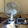 Quạt Tích Điện Năng Lượng Mặt Trời 8052T