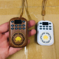 Máy niệm Phật mini đeo cổ 55 bài tụng niệm chọn lọc 140